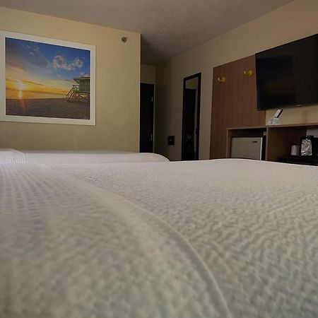 Days Inn & Suites By Wyndham Kaukauna Wi Zewnętrze zdjęcie